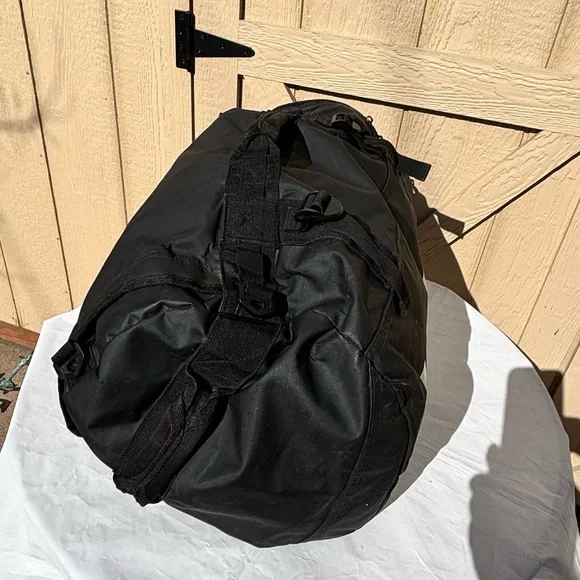 FUJI COMP CONVERTIBLE BACKPACK DUFFLE BLACK